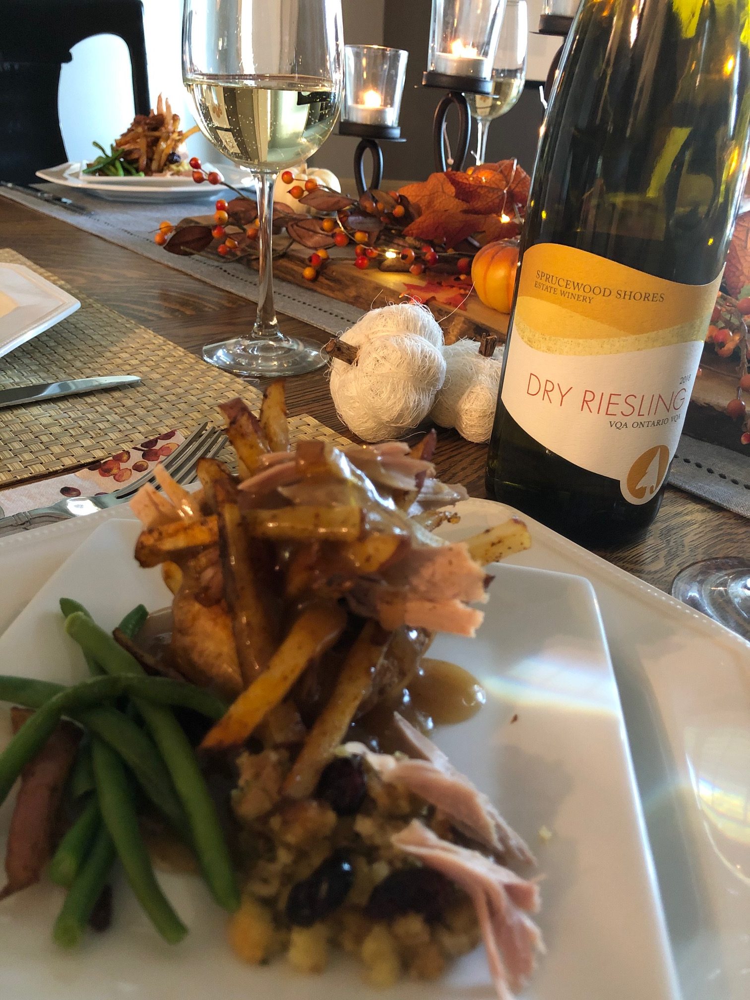 Sprucewood Shores Estate Winery 2018 Dry Riesling and Yorkshire Pudding with Cajun Fries & Gravy
