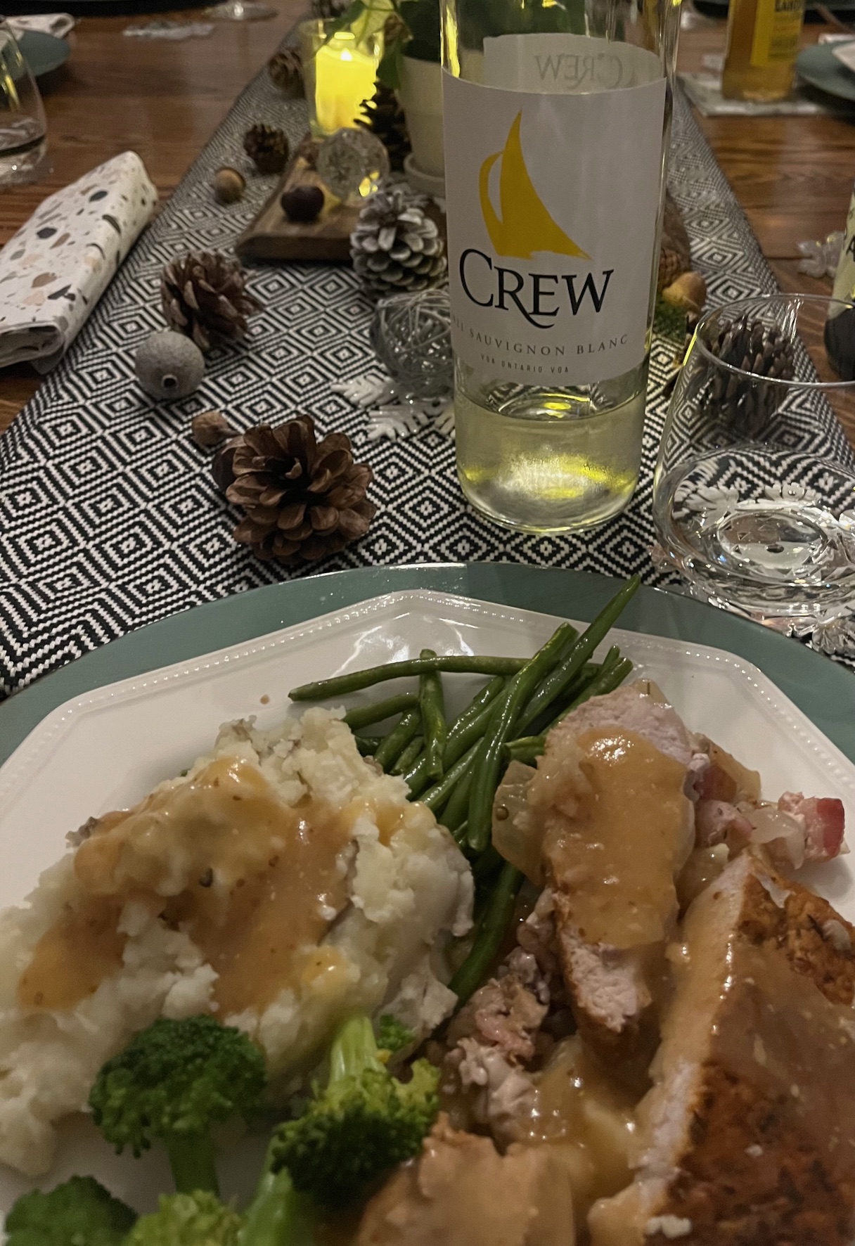 Featured image for “CREW 2021 Sauvignon Blanc with Stuffed Pork Roast with Apple Whiskey Gravy”